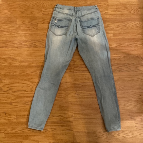 Women’s size 5/6 light wash ripped skinny jeans - Picture 7 of 9